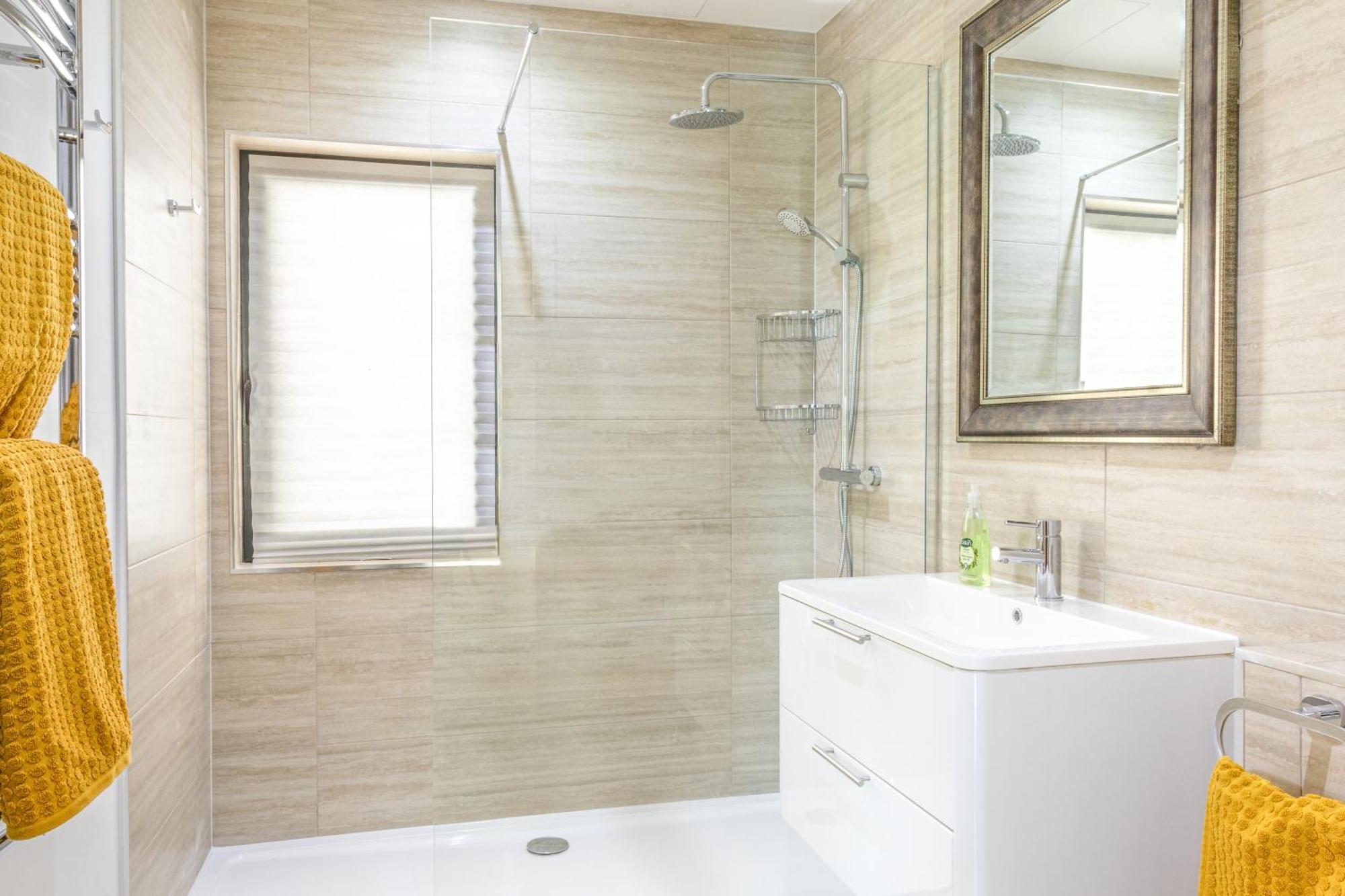 Apt 4 The Grove Residences Matthews Exteriér fotografie
